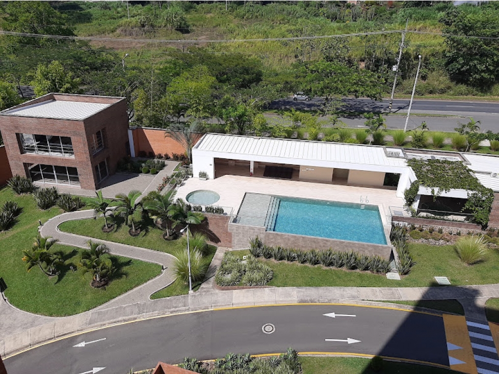 APARTAMENTO DE LUJO, RODEADO DE NATURALEZA — foto 3