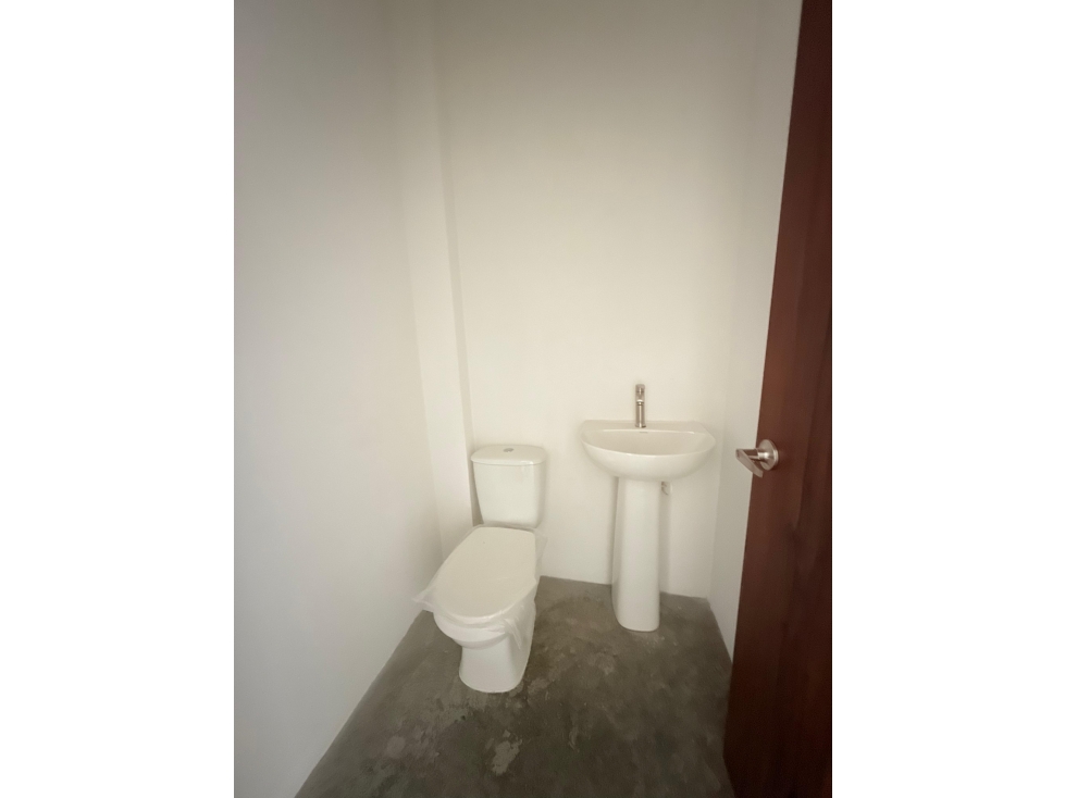 LOCAL CON EXCELENTE UBICACIÓN CON 2.500 VIVIENDAS ALREDEDOR !!! - 6