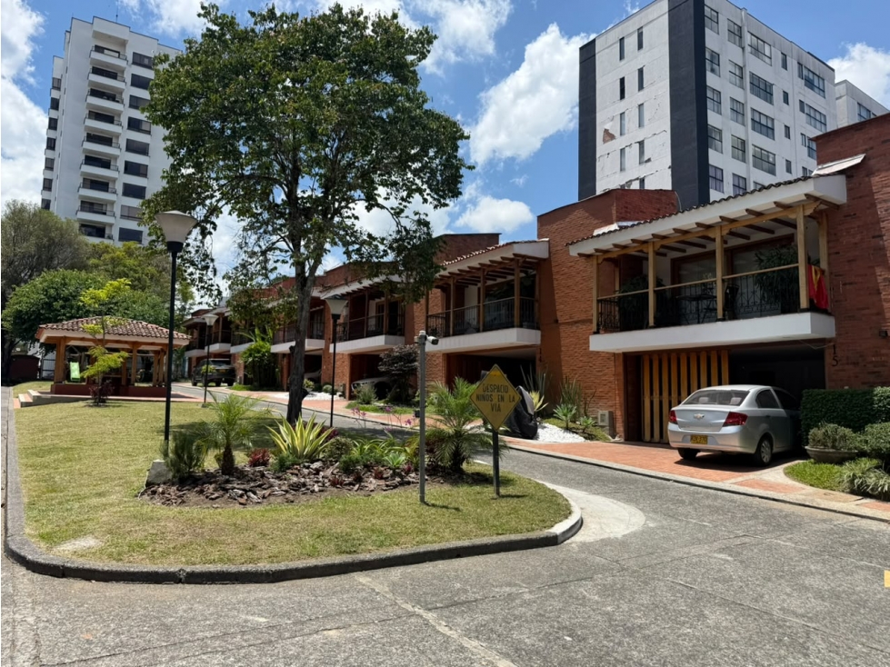 HERMOSA CASA EN ALAMOS PEREIRA — foto 2