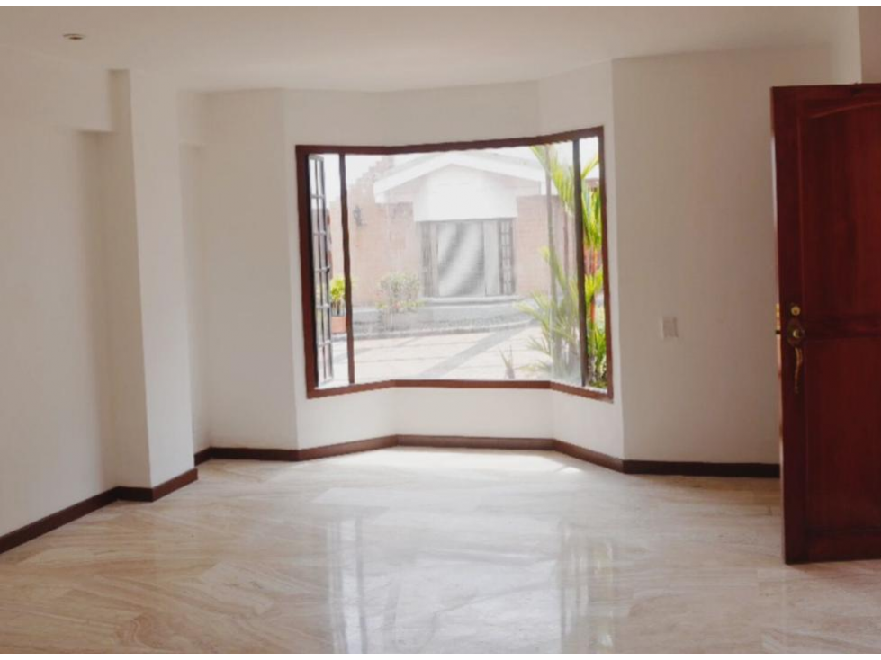VENTA AMPLIA CASA EN ALAMOS PEREIRA — foto 2