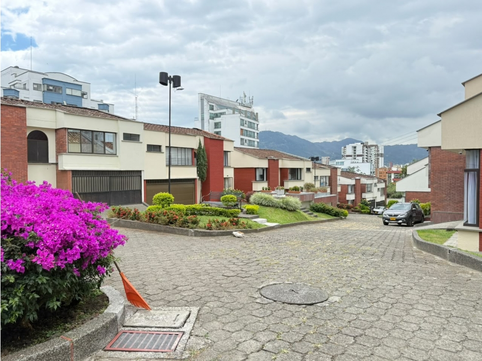 CASA CON EXCELENTE UBICACIÓN EN ALAMOS PEREIRA — foto 2