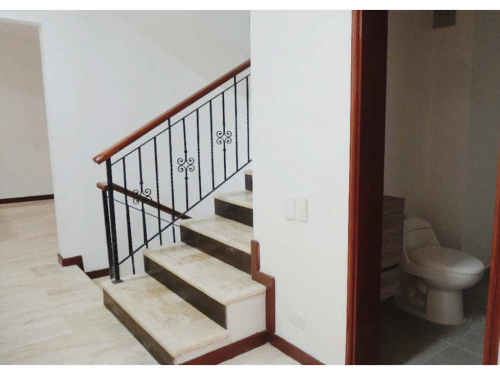 VENTA AMPLIA CASA EN ALAMOS PEREIRA — foto 3