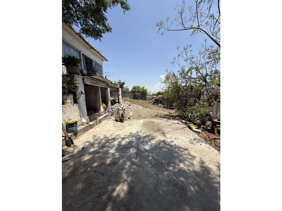 TERRENO CON CASA EN VENTA EN GUADALUPE A 950 m DE ELOY CAVAZOS - 2