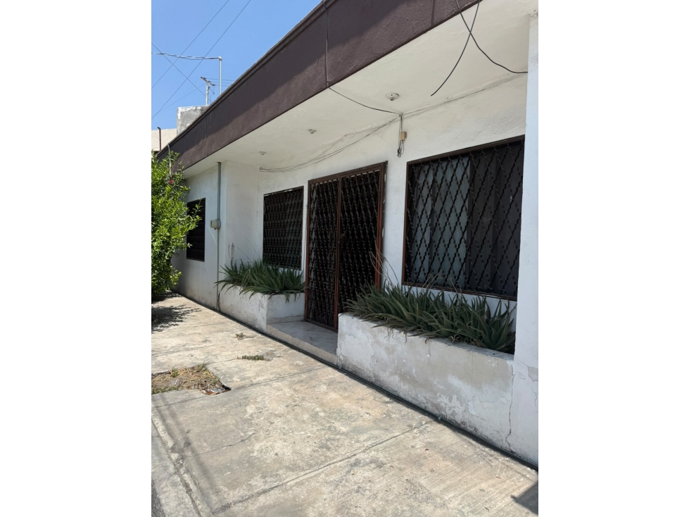 VENTA CASA DE UNA PLANTA CON 4 DEPARTAMENTOS EN MITRAS NORTE - 1