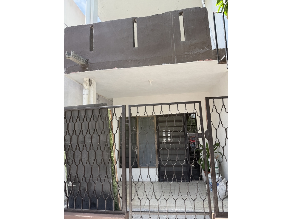 CASA EN RENTA, COLONIA AZTECA UNA PLANTA - 1