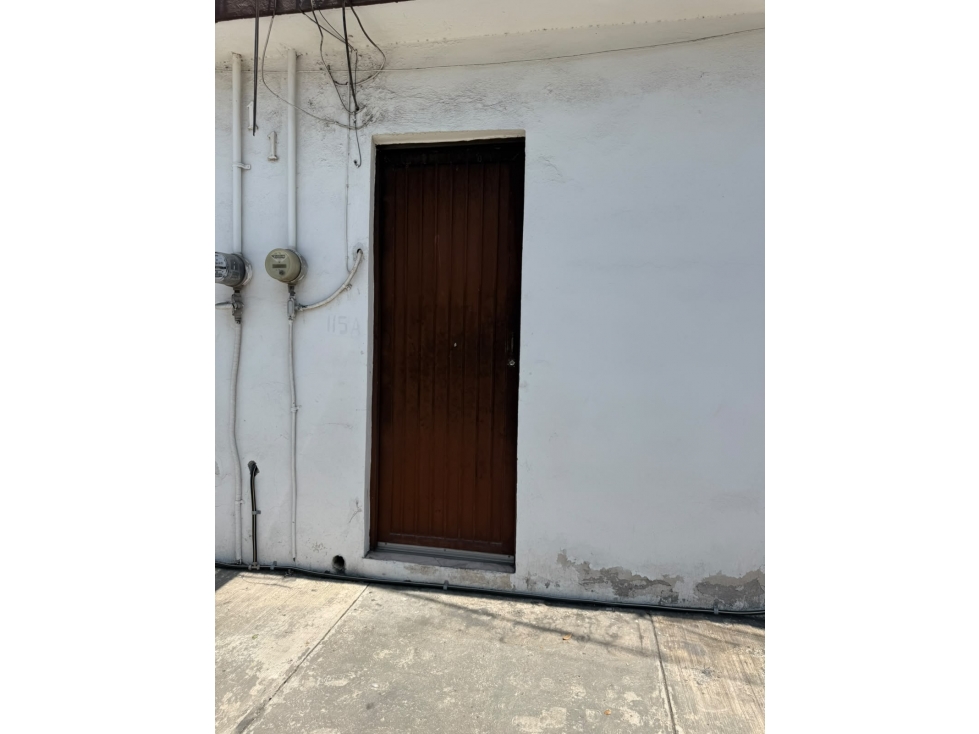 VENTA CASA DE UNA PLANTA CON 4 DEPARTAMENTOS EN MITRAS NORTE - 2
