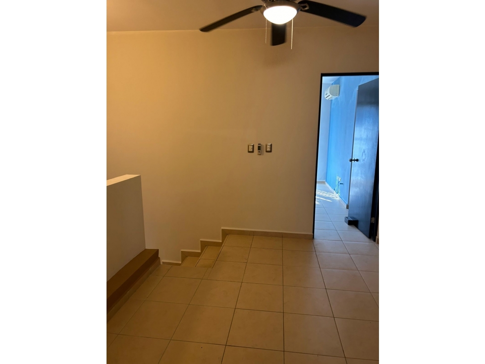 RENTA CASA, COLINAS DEL HUAJUCO - 2
