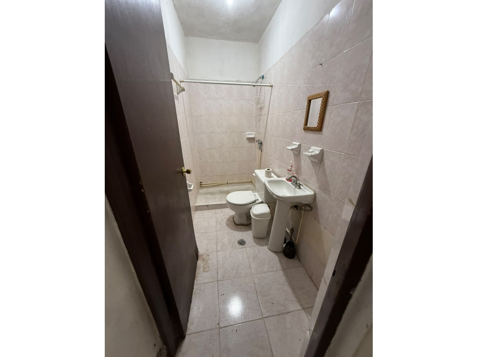 VENTA CASA DE UNA PLANTA CON 4 DEPARTAMENTOS EN MITRAS NORTE - 3