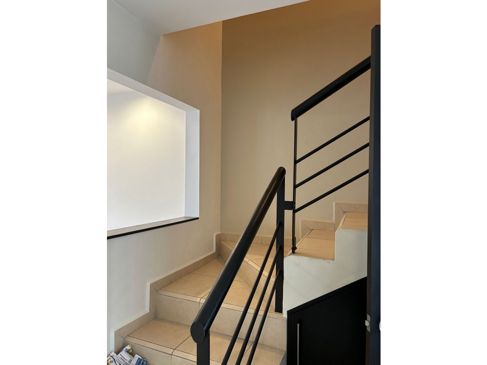 RENTA CASA, COLINAS DEL HUAJUCO - 4