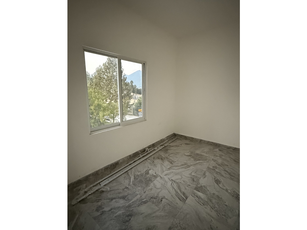 VENTA CASA, A BAJO PRECIO, MÍTICA RESIDENCIAL — foto 6