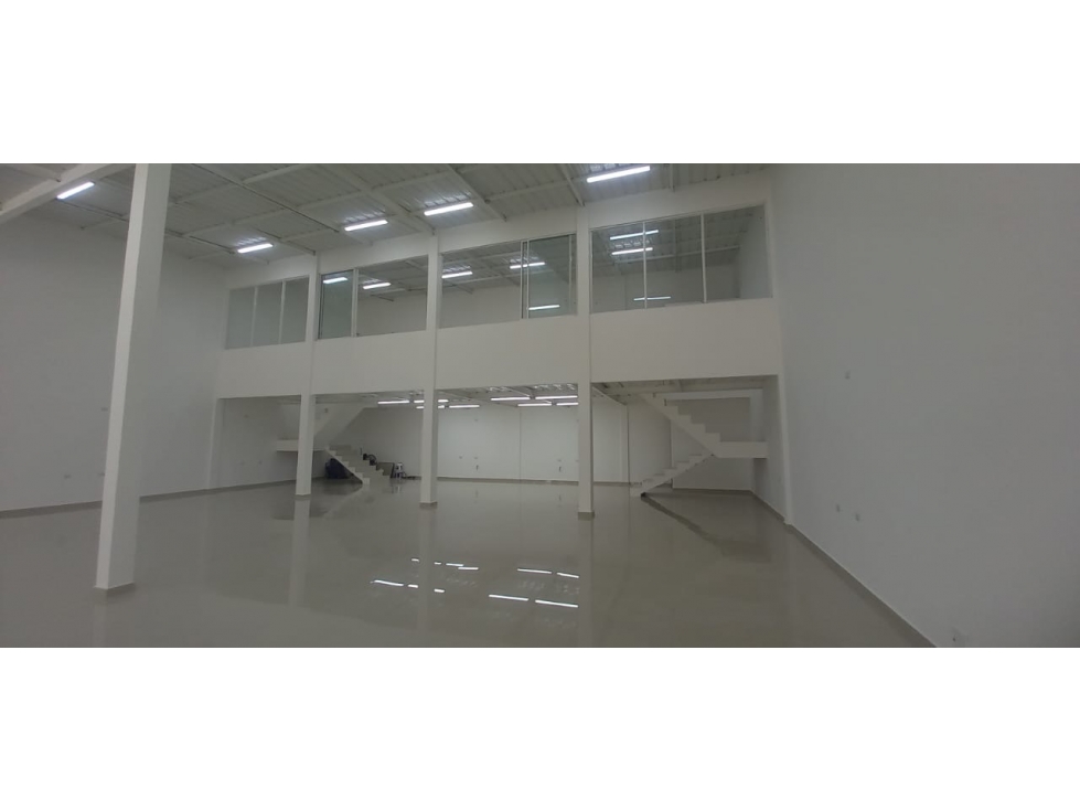 SE ARRIENDA BODEGA COMERCIAL BARANOA ATL. - 5