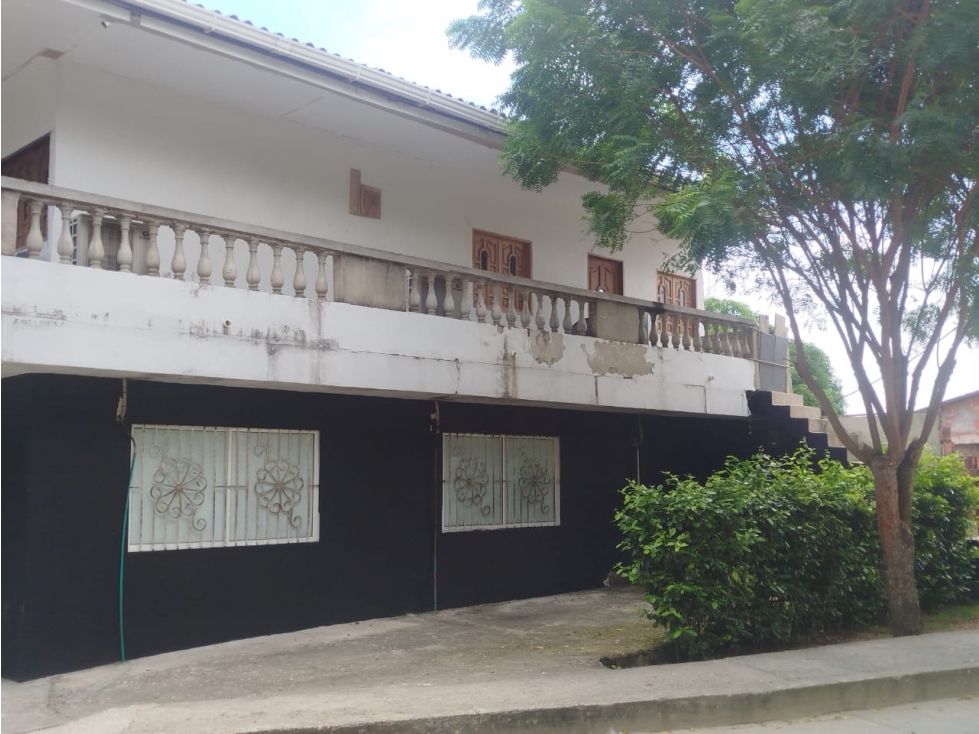 Se vende Apartamentos+ local comercial - 2