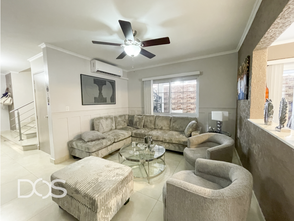 Venta de Casa Remodelada en Reserva de Versalles, Con Jacuzzi - 5