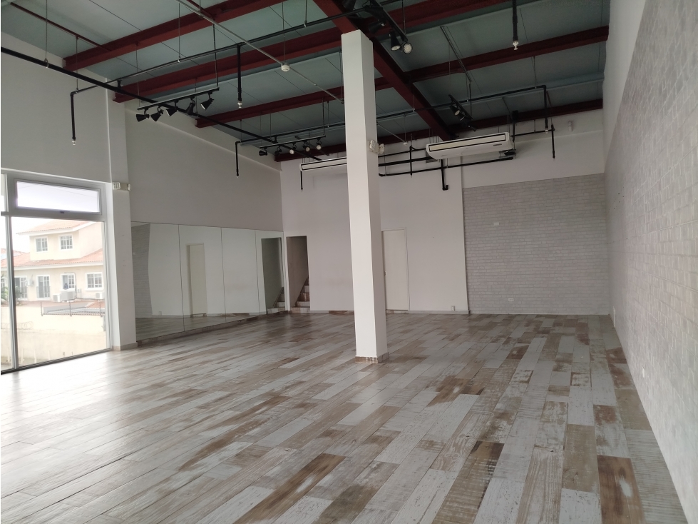 Alquiler de Local Comercial Esquinero Costa del Este