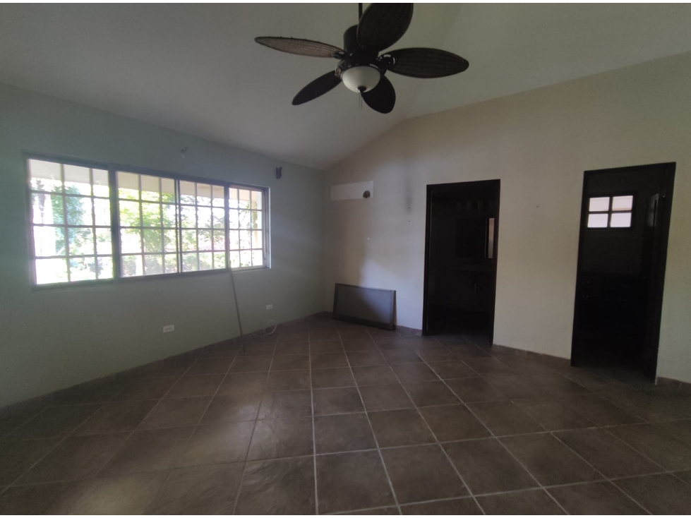 Venta de Casa con Piscina en Coronado Remate Bancario — foto 3