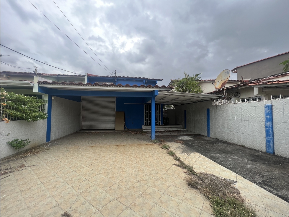 Casa Comercial en Remate Bancario 288 m² La Fontana, Chanis