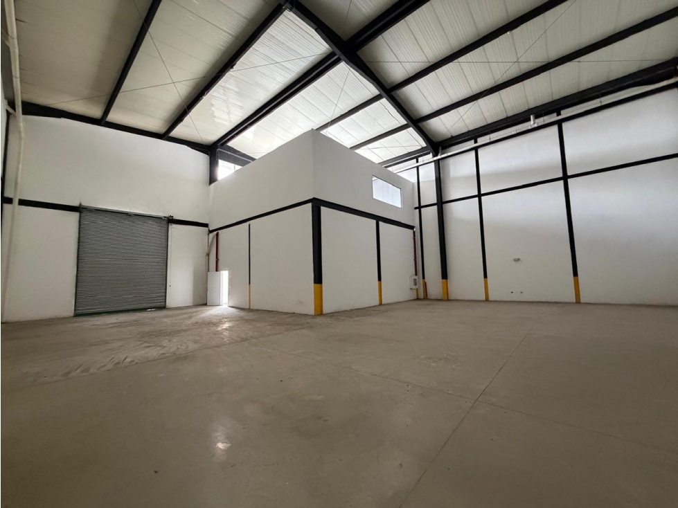 Bodega con Oficinas en Alquiler | Tocumen