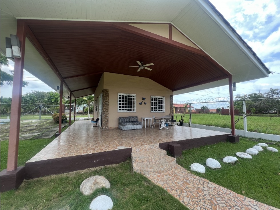 Venta de Casa con Piscina y Área Social en Playa Gorgona — foto 2