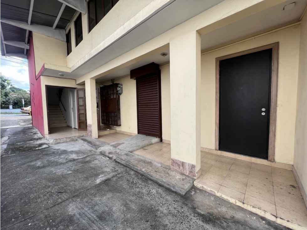 Edificio Comercial en Alquiler en El Ingenio Vía Principal - 2