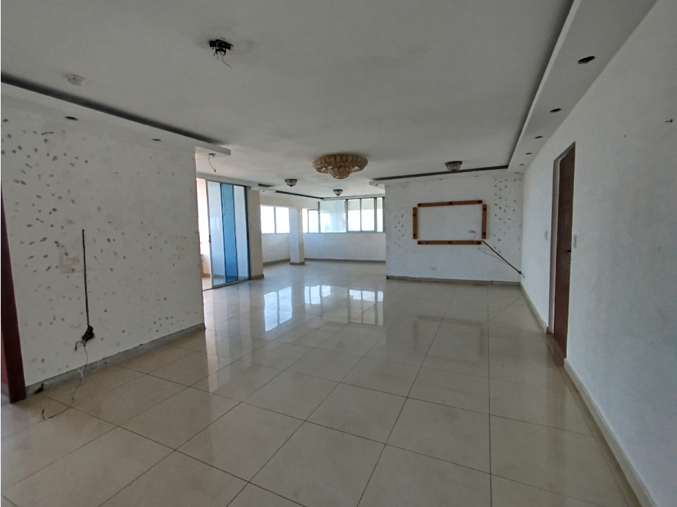 Apartamento en Venta en Betania | PH Crystal Hills | 198m² | Reposeído — foto 3