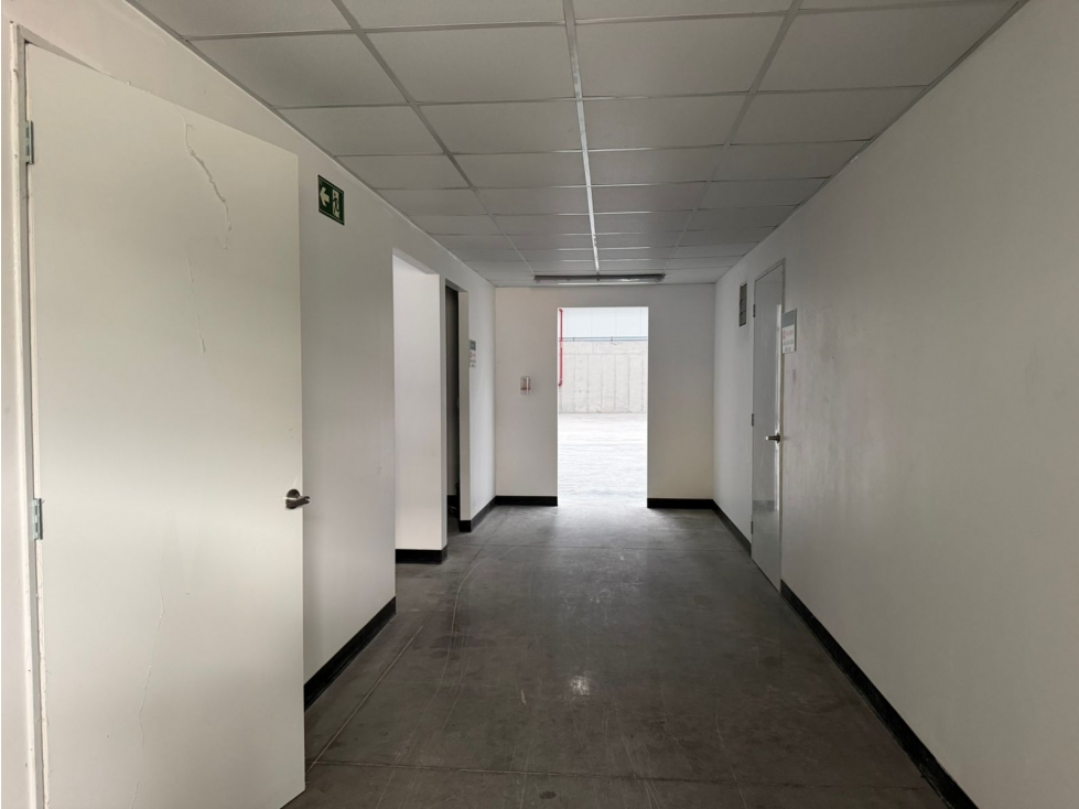 Galera en Alquiler Don Bosco Zona Uno 1,141 m² — foto 5