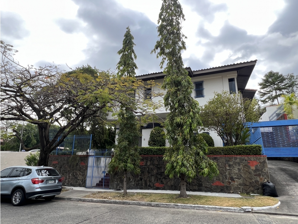 Amplia Casa en Venta en Hato Pintado