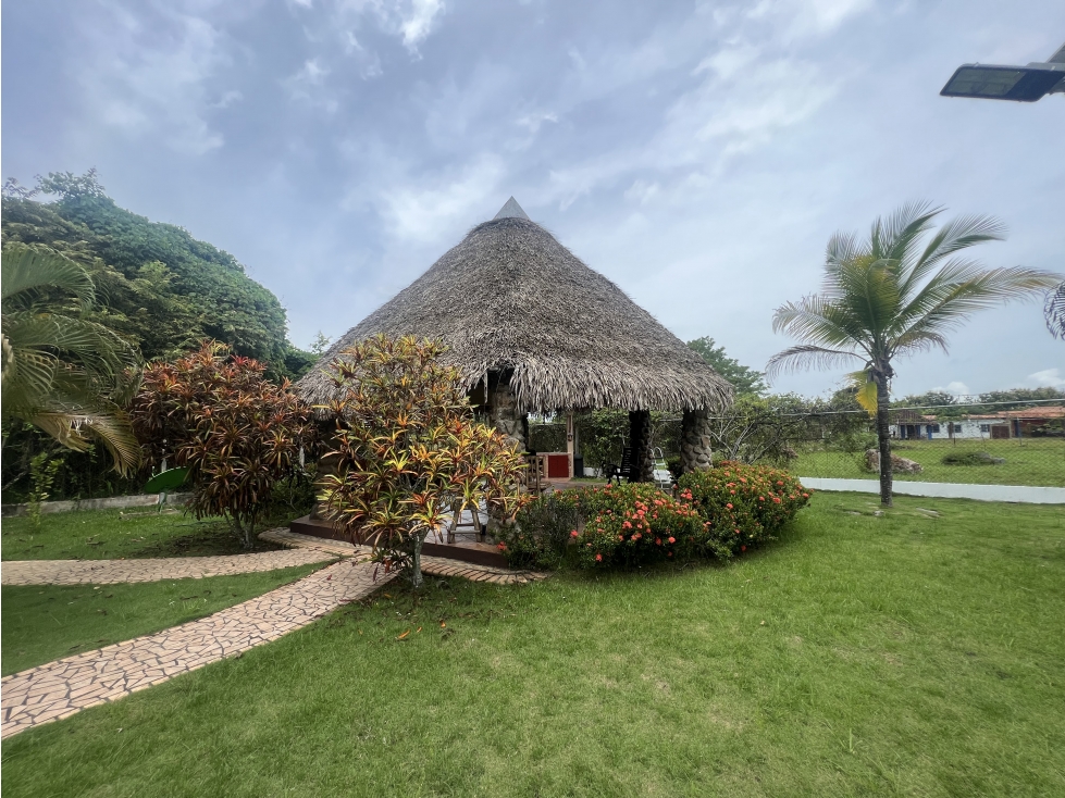 Venta de Casa con Piscina y Área Social en Playa Gorgona — foto 3