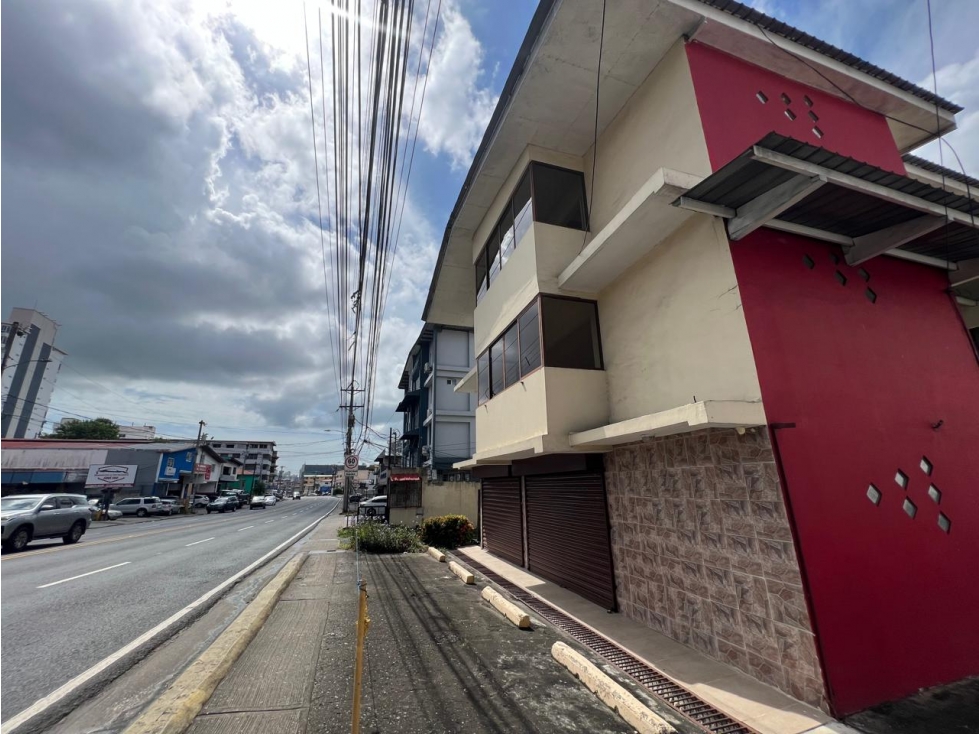 Edificio Comercial en Alquiler en El Ingenio Vía Principal - 3