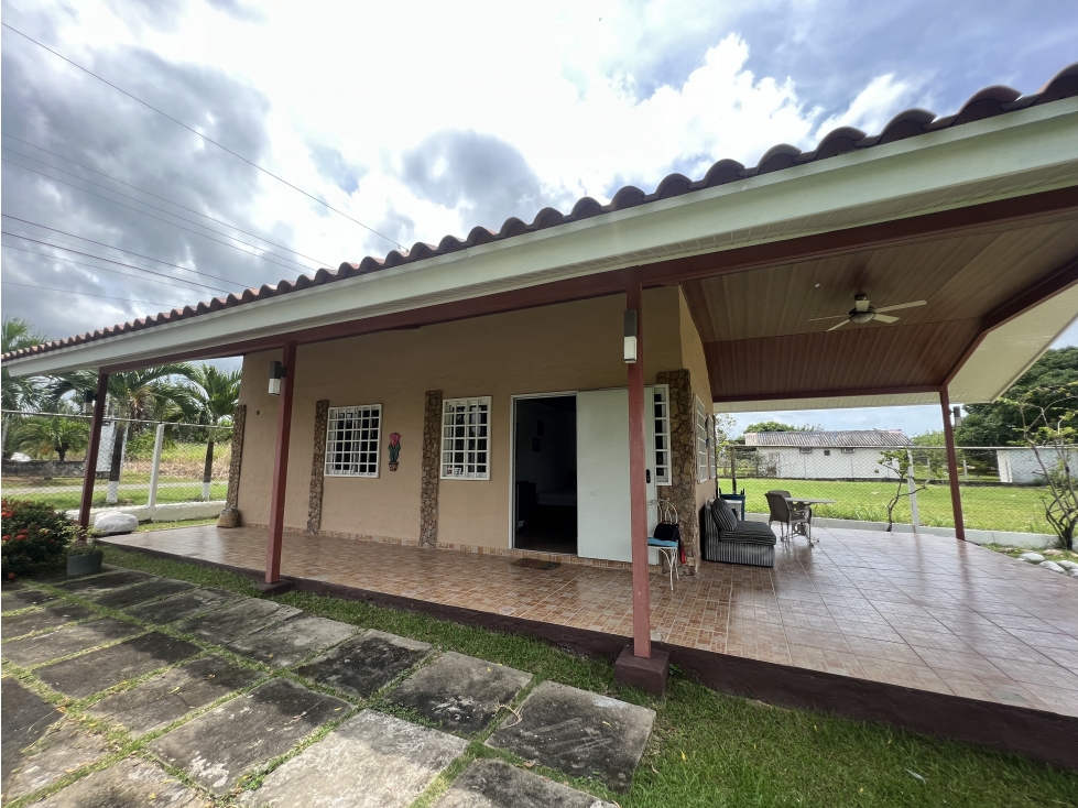 Venta de Casa con Piscina y Área Social en Playa Gorgona — foto 4