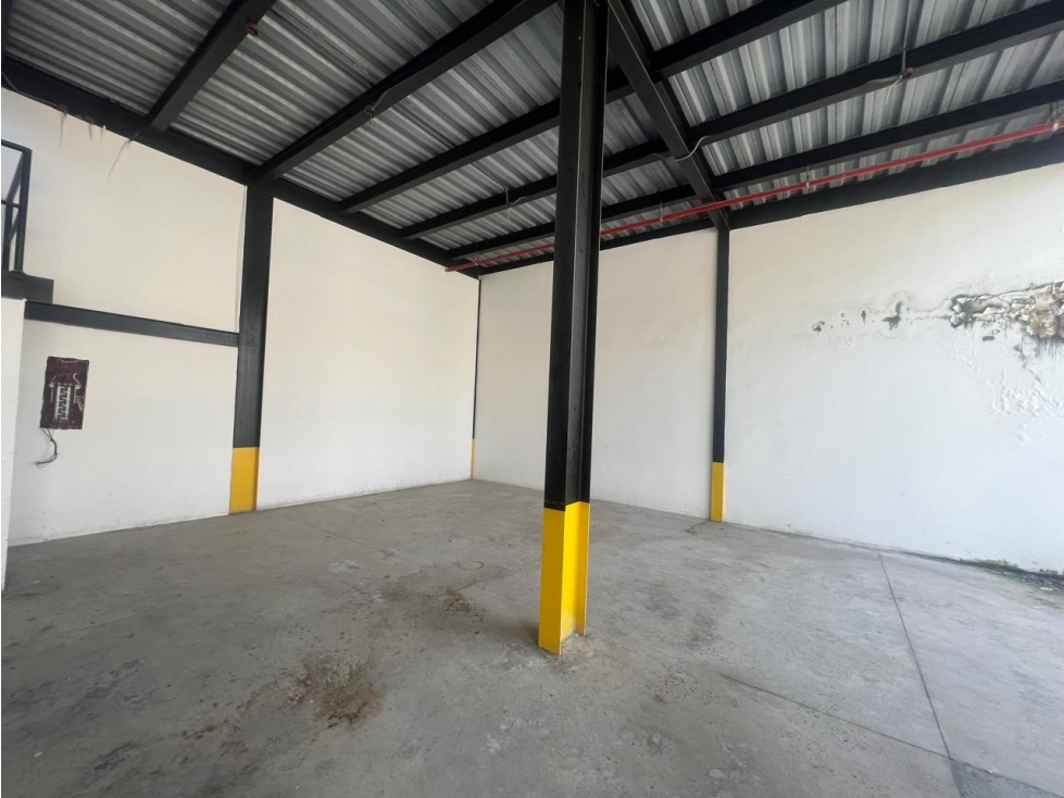 Ofibodega Reposeída en Venta Parque Industrial de las Américas — foto 4