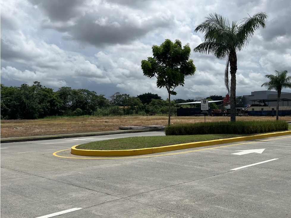 Lote en venta en Santa María Business District 2,620 m² — foto 4