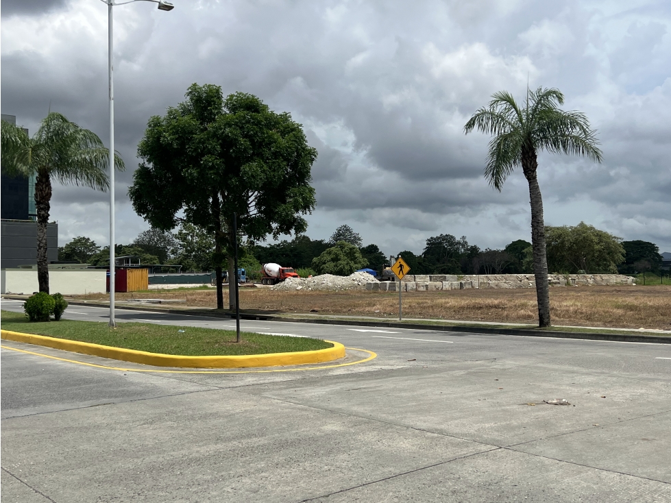 Lote en venta en Santa María Business District 2,620 m² — foto 5