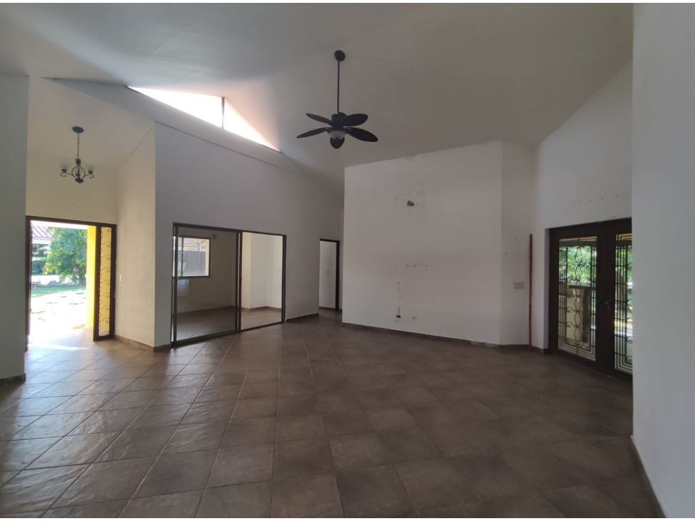 Venta de Casa con Piscina en Coronado Remate Bancario — foto 5