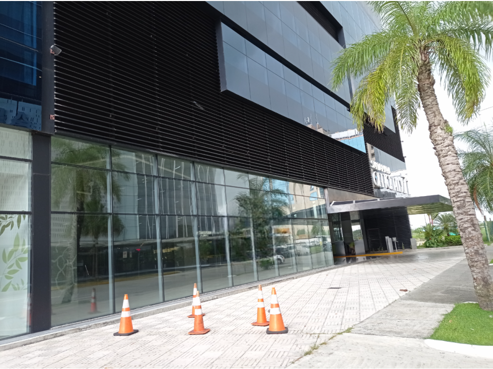 Locales comerciales en Santa María 631 m² PB
