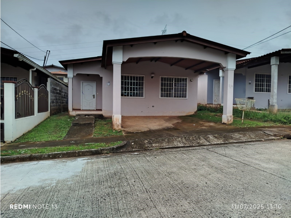 OPORTUNIDAD BANCARIA Casa Reposeída en Brisas del Golf, Arraiján
