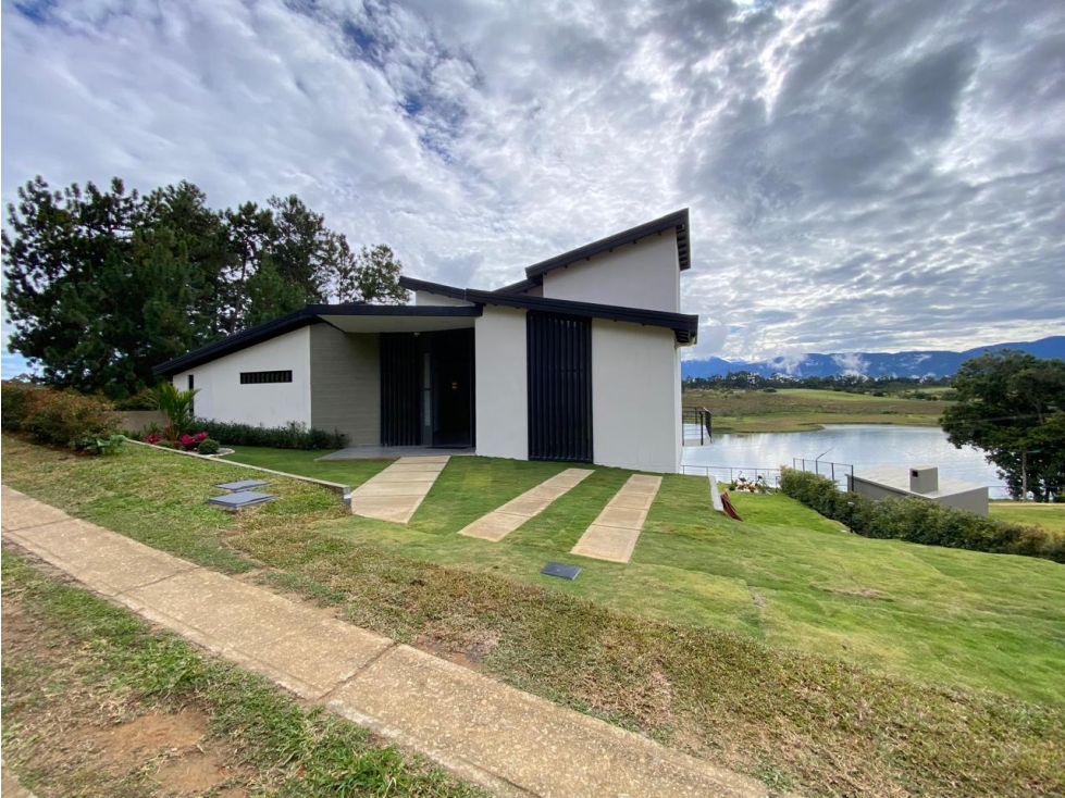 En Venta Casa en Bosque del Lago, Mesa de los Santos - 1
