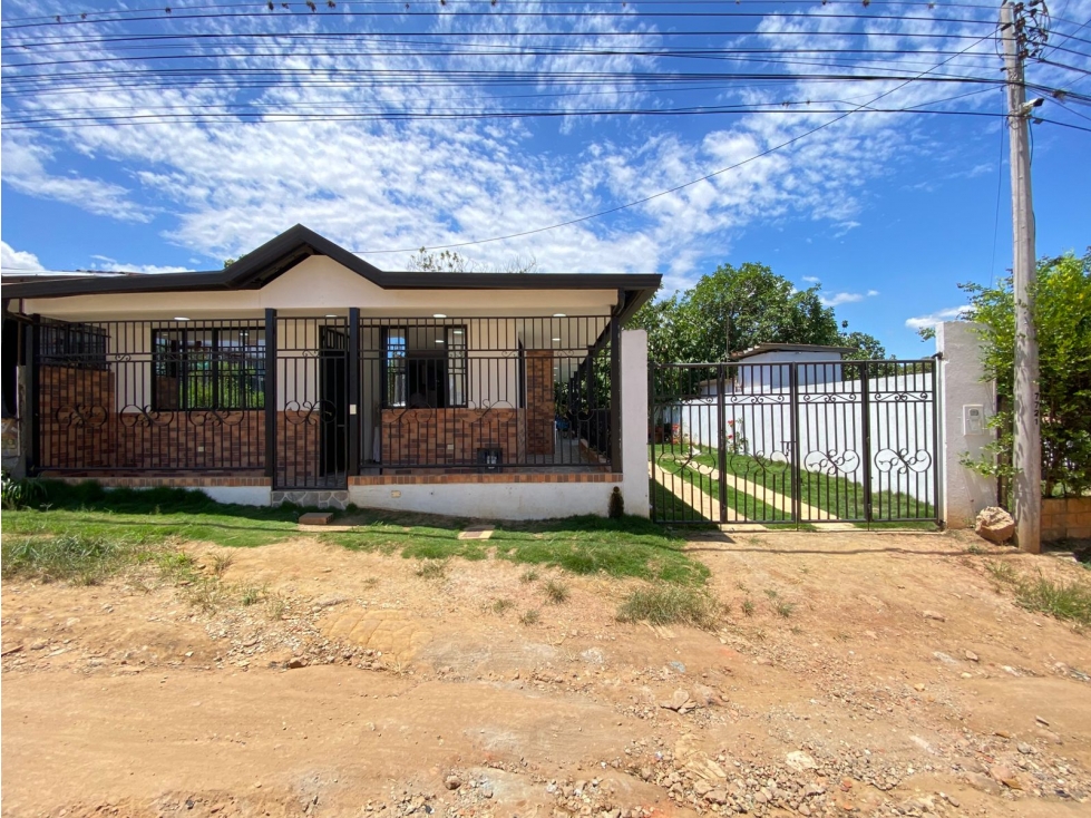 En Venta Casa Barrio Acapulco, Girón