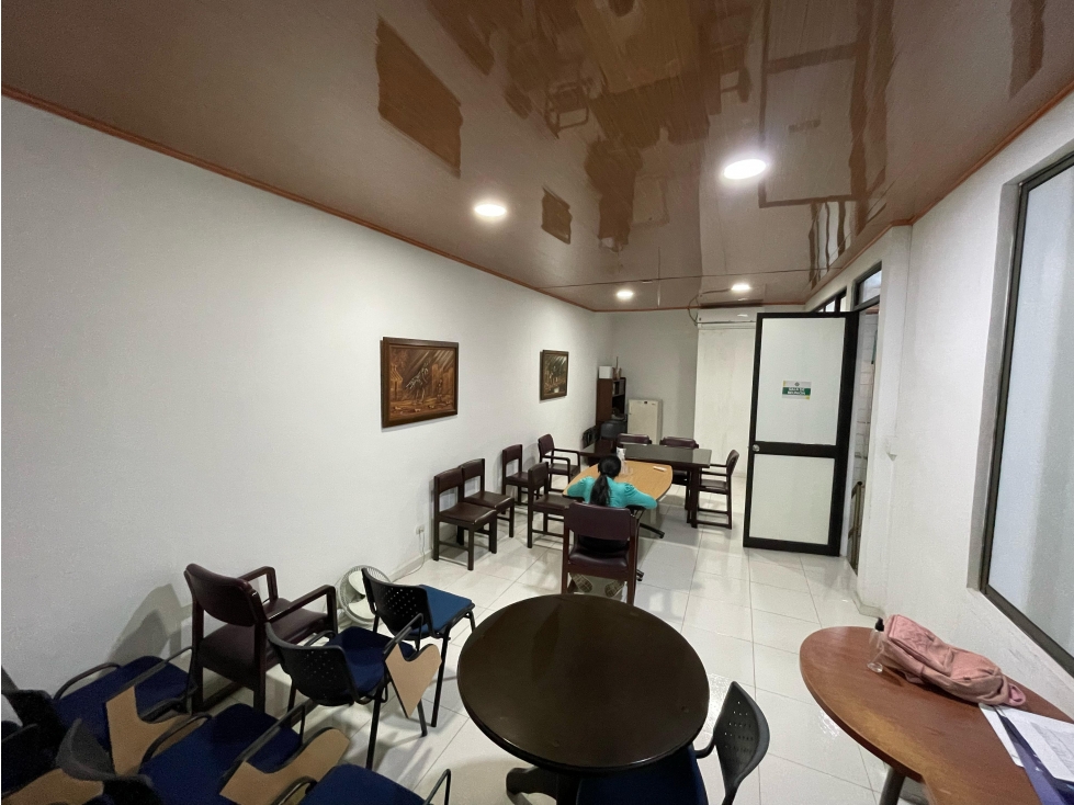 En Venta Bodega en Girón (Barrio La Esmeralda) - 4