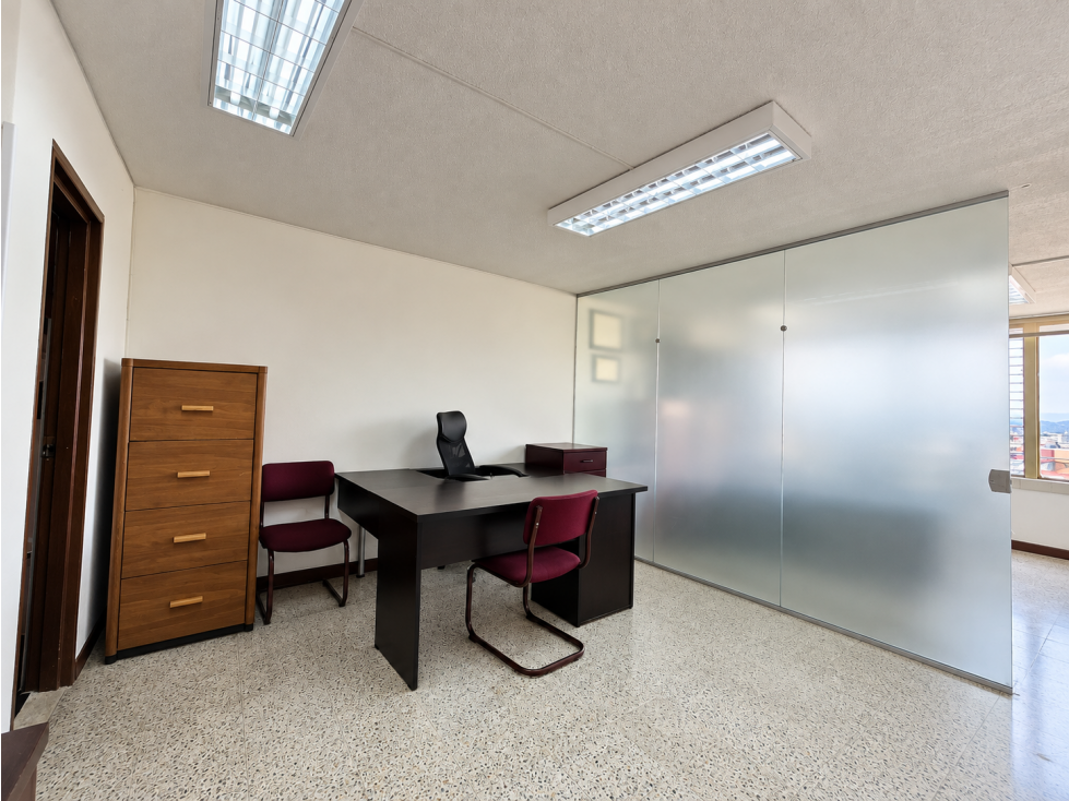 OFICINA EN VENTA EDIFICIO COLSEGUROS, CENTRO DE BUCARAMANGA - 3