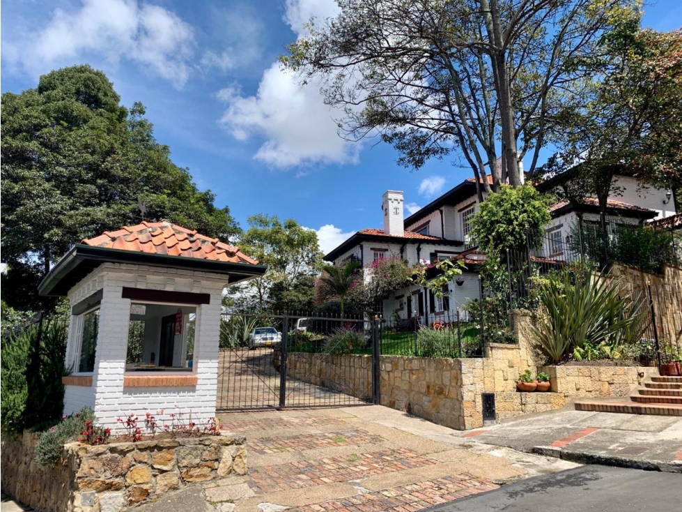 VENDO CASA CERROS DE NIZA