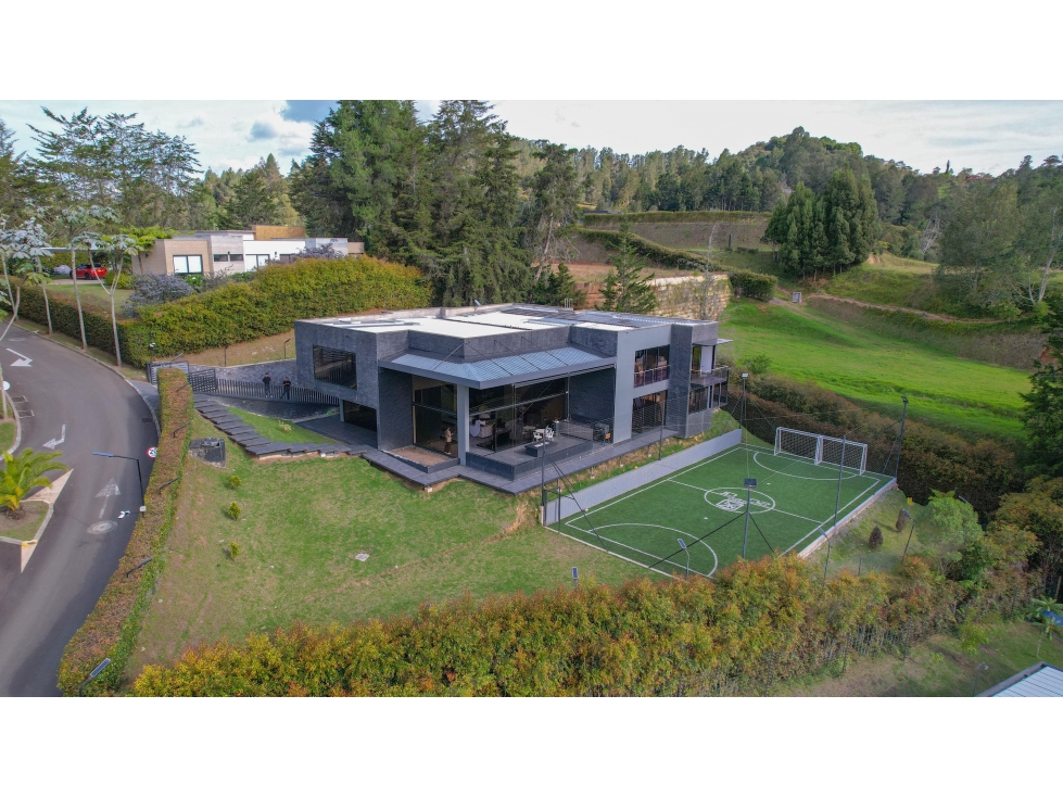 Casa Black House
