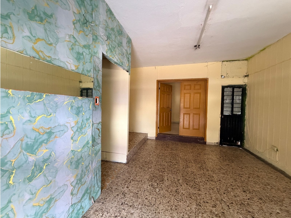 CASA - LOCAL EN VENTA EN COLONIA CENTRAL — foto 2