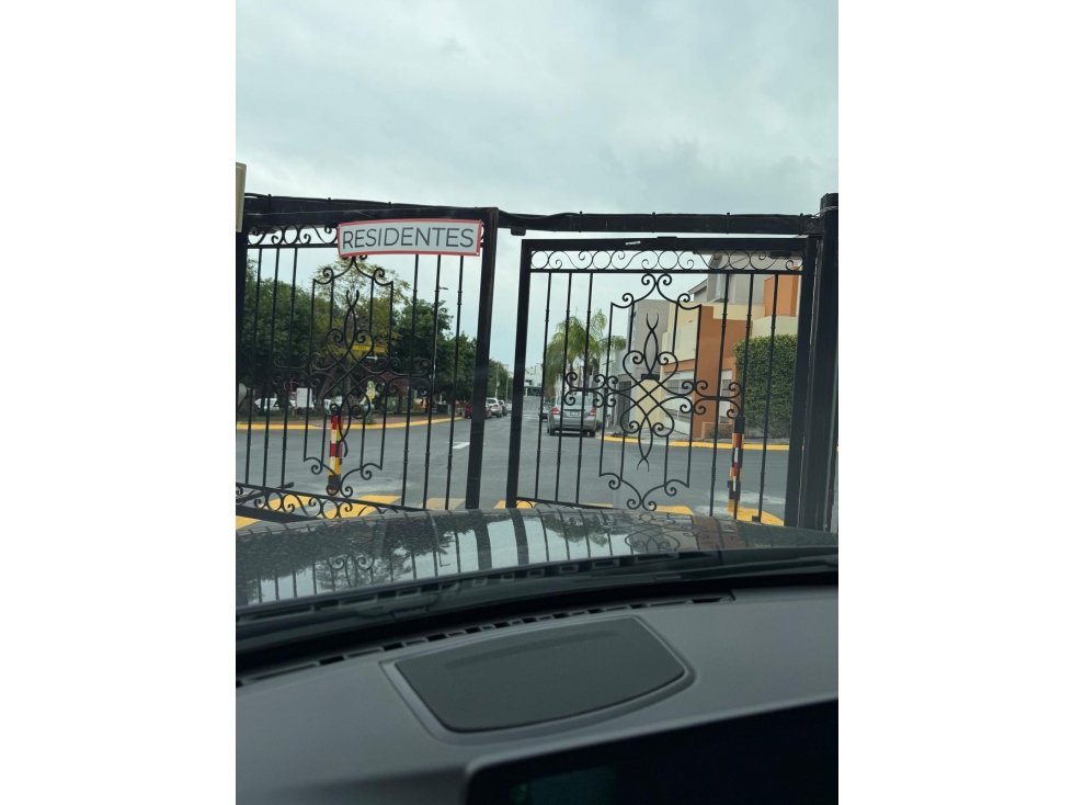 CASA EN RENTA PUERTA DE HIERRO
