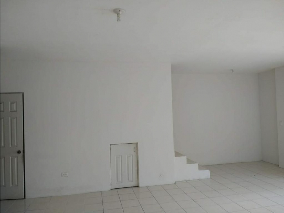 CAS EN VENTA REAL DE CUMBRES - 4