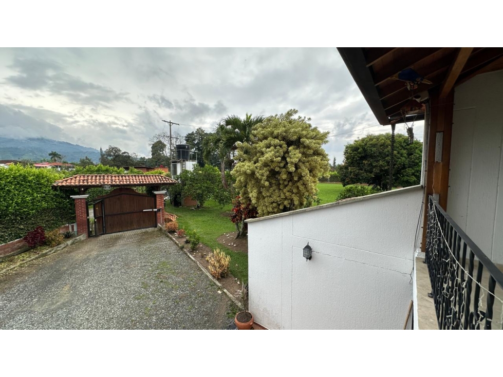 HERMOSA CASA CAMPESTRE CON PISCINA EN VENTA, SECTOR COMBIA PEREIRA — foto 6
