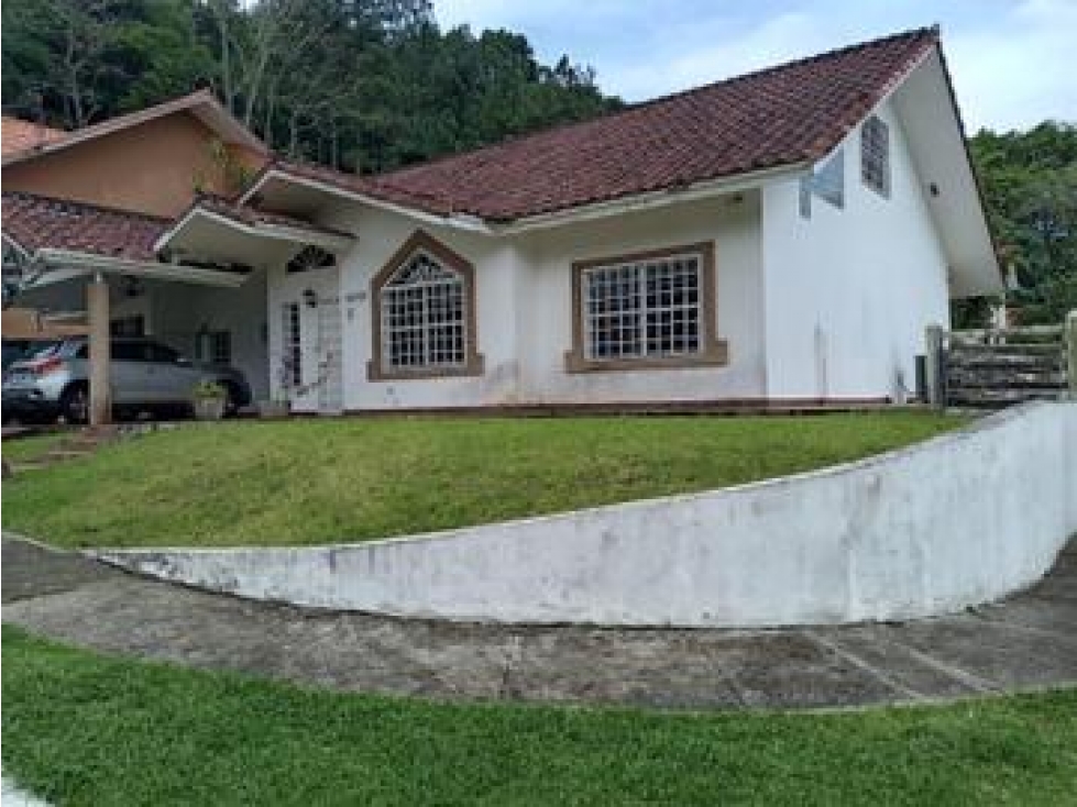 VENTA DE CASA EN BRISAS DEL GOLF - RES. LA MONTAÑESA
