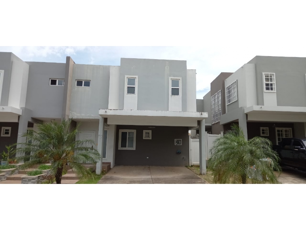CASA 202.50 M2 - URBANIZACIÓN PH VICTORIA - BRISAS DEL GOLF NORTE