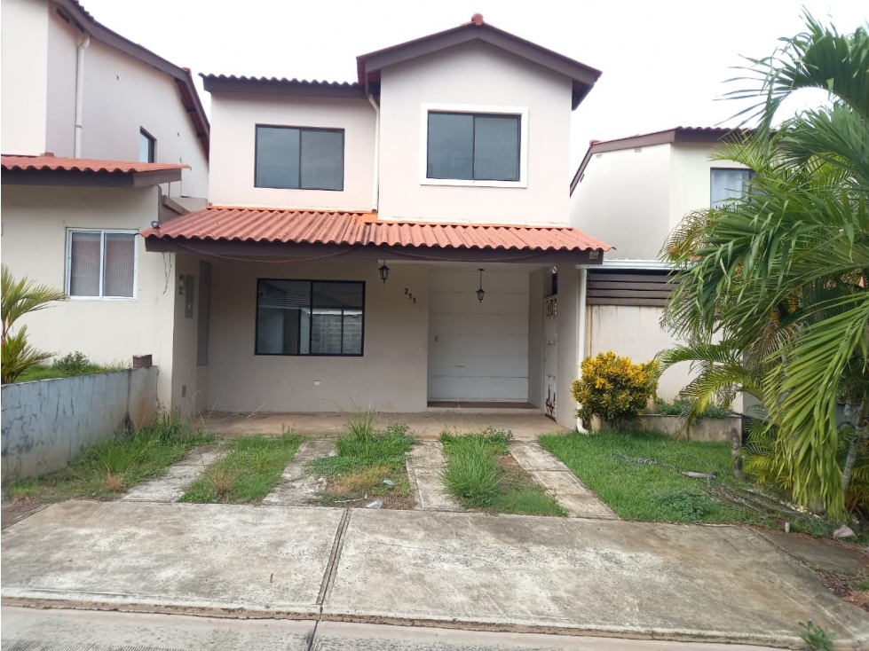 VENTA DE CASA EN RESIDENCIAL LA ARBOLEDA - LA CHORRERA