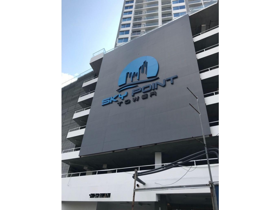 VENTA DE APARTAMENTO EN SKY POINT - TUMBA MUERTO.