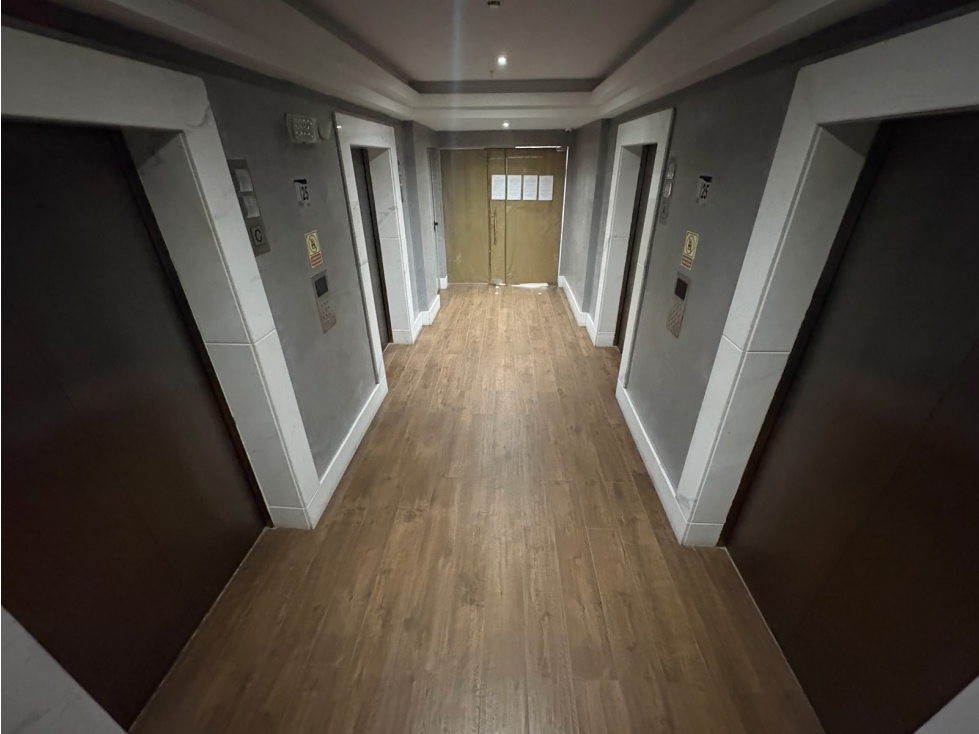 VENTA DE OFICINAS EN TORRE SL - 55- OBARRIO PISO COMPLETO — foto 2